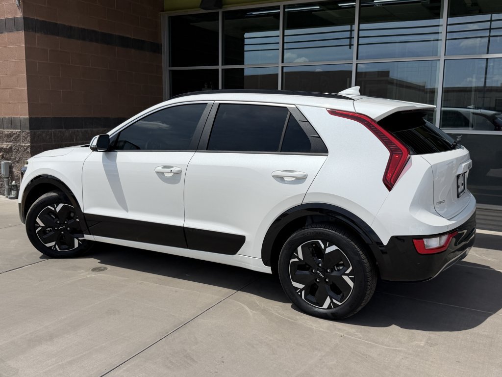 Used 2025 Kia Niro Wind FWD image 5