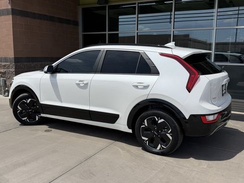 Used 2025 Kia Niro Wind FWD image 5