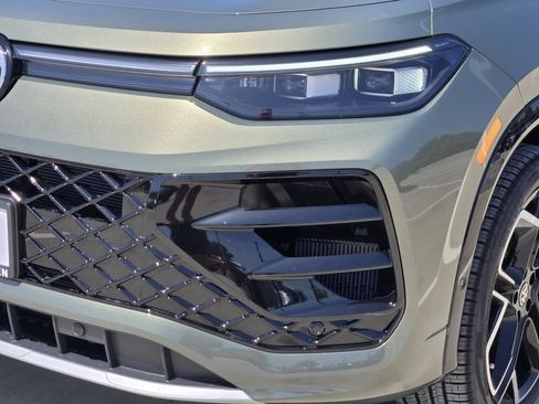 New 2026 Volkswagen Tiguan SEL R-Line AWD/4WD image 7