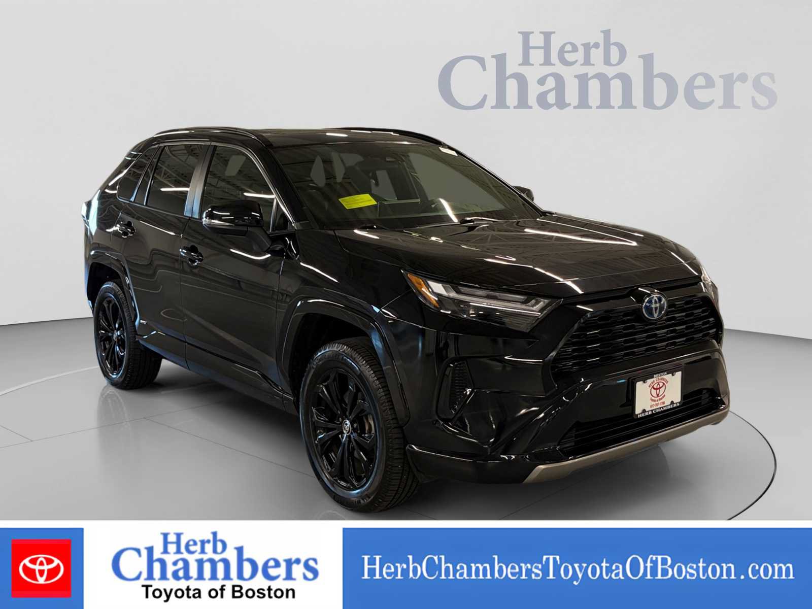 Used 2022 Toyota RAV4 SE w/ Convenience Package AWD/4WD image 1