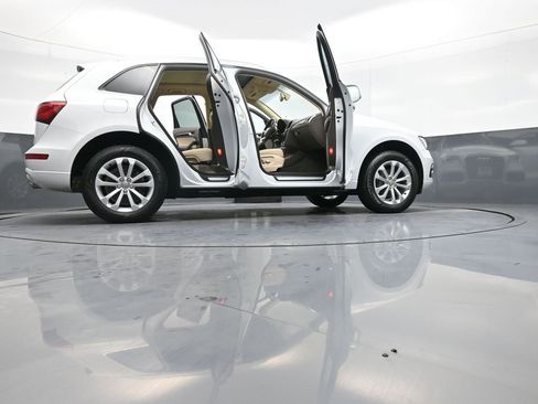 Used 2016 Audi Q5 2.0T Premium Plus w/ Technology Package image 48