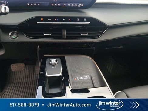 Used 2025 Buick Enclave Avenir w/ LPO, Floor Liner Package AWD/4WD image 25