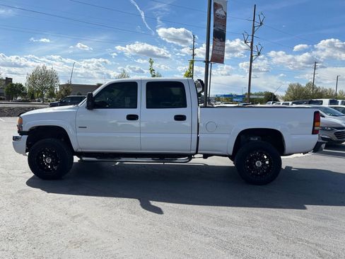 Used 2004 GMC Sierra 2500 SLE w/ Heavy-Duty Power Package AWD/4WD image 8