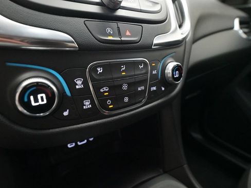 Used 2022 Chevrolet Equinox LT FWD image 21