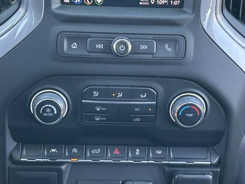 Used 2022 Chevrolet Silverado 1500 Custom RWD image 19