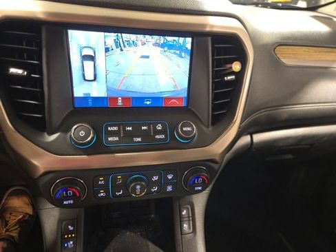 Used 2019 GMC Acadia Denali w/ Technology Package AWD/4WD image 16