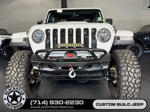 Used 2021 Jeep Gladiator Rubicon AWD/4WD image 3