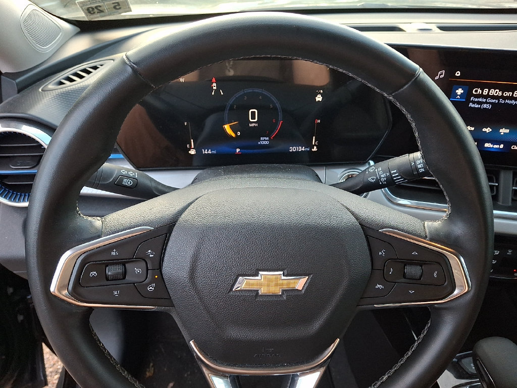 Used 2025 Chevrolet Trax LT w/ Driver Confidence Package FWD image 17
