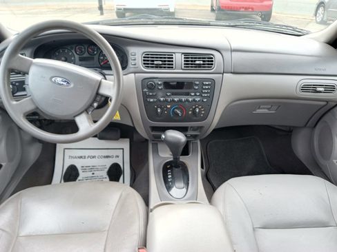 Used 2005 Ford Taurus SE image 8