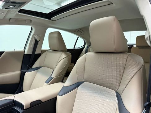 Used 2020 Lexus ES 350 w/ Premium Package image 18