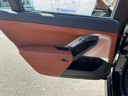 New 2024 BMW i7 xDrive60 image 24