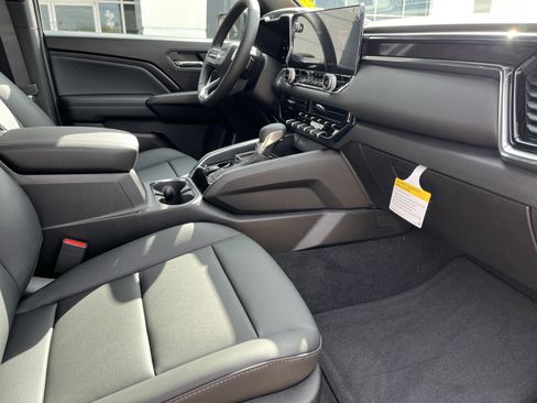 New 2026 GMC Canyon Elevation w/ Convenience Package image 15