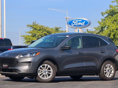 Certified 2022 Ford Escape SE w/ Cold Weather Package FWD image 2