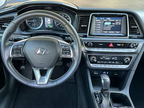Used 2018 Hyundai Sonata Limited image 12