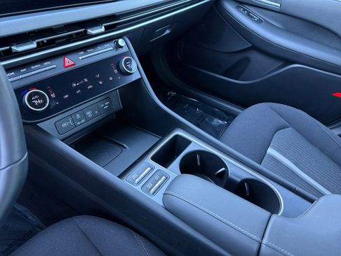 Certified 2024 Hyundai Sonata SEL w/ Convenience Package image 13