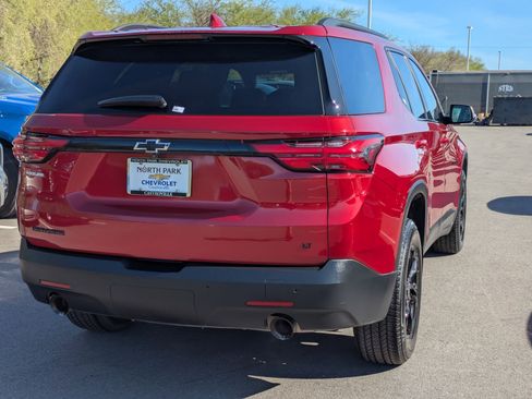 Certified 2023 Chevrolet Traverse LT image 3