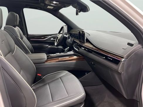 Used 2024 Cadillac Escalade Premium Luxury w/ LPO, Floor Liner Package AWD/4WD image 9