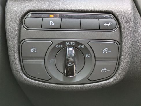 Used 2020 INFINITI QX50 Luxe w/ Navigation Package FWD image 23