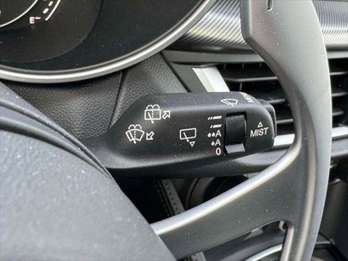 Used 2023 Alfa Romeo Stelvio Veloce image 24