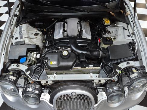 Used 2005 Jaguar S-TYPE R image 6
