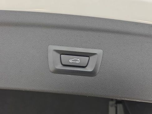 Used 2023 BMW iX xDrive50 w/ Convenience Package image 33