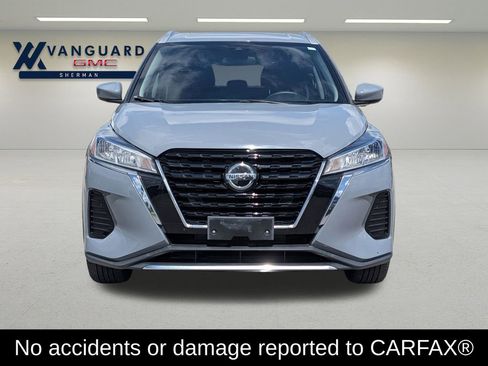 Used 2021 Nissan Kicks SV FWD image 2