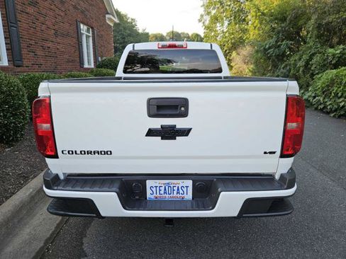 Used 2015 Chevrolet Colorado LT AWD/4WD image 4