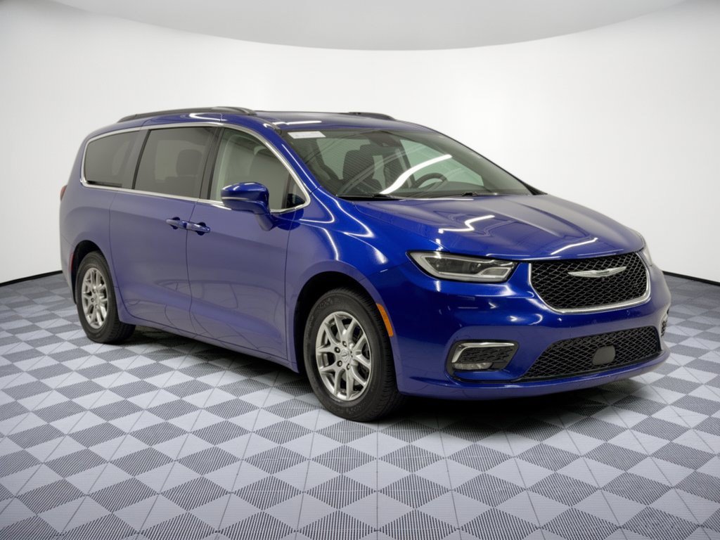 Used 2021 Chrysler Pacifica Touring FWD image 7