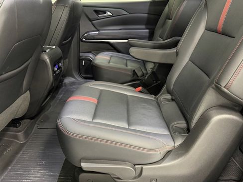 Used 2024 Chevrolet Traverse RS image 22