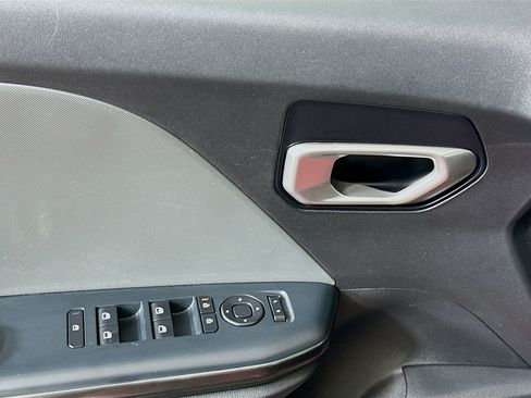 Used 2025 Kia K4 FWD image 15