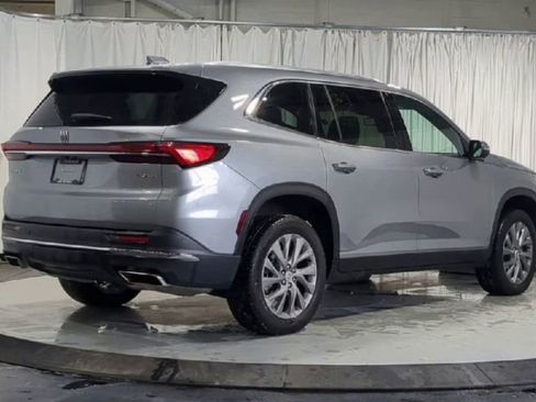 Used 2025 Buick Enclave Preferred image 10