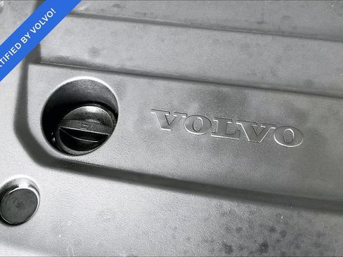 Certified 2025 Volvo XC40 B5 Plus AWD/4WD image 43