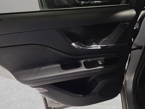 Used 2022 Lincoln Corsair Standard w/ Premium Package image 14