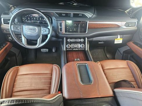 Used 2023 GMC Yukon Denali Ultimate AWD/4WD image 40