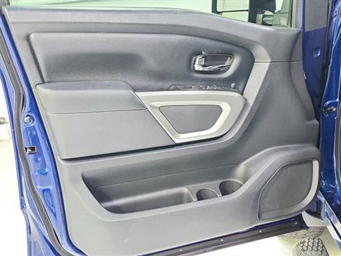 Used 2017 Nissan Titan SV RWD image 21