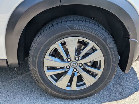 Used 2022 Nissan Pathfinder SV image 6