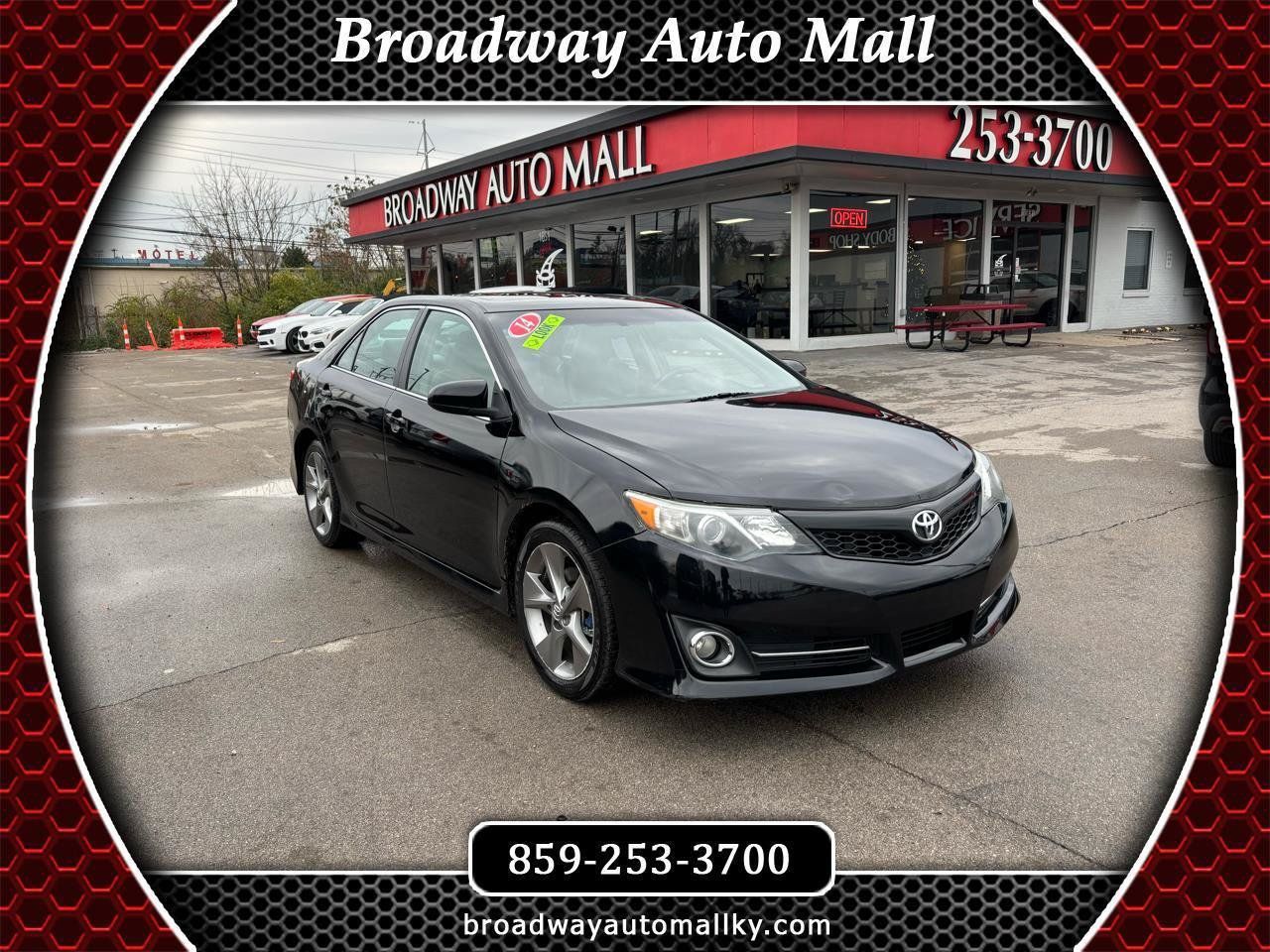 Used 2014 Toyota Camry SE FWD image 1