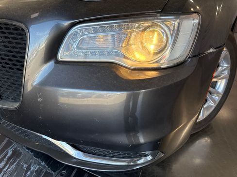 Used 2019 Chrysler 300 Touring L w/ Quick Order Package 22F RWD image 9
