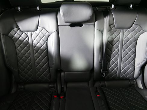 Used 2020 Audi SQ5 Prestige image 13