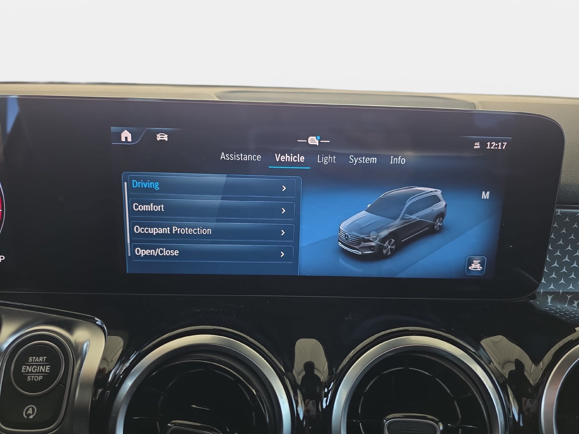 Certified 2025 Mercedes-Benz GLB 250 image 21