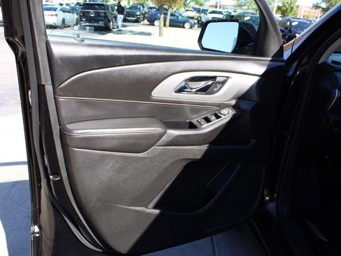 Used 2020 Chevrolet Traverse LS image 19