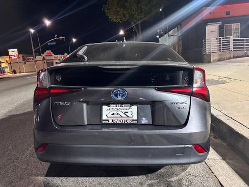 Used 2022 Toyota Prius XLE w/ Advanced Technology Package FWD image 6