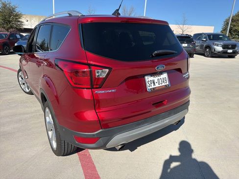 Used 2019 Ford Escape Titanium image 12