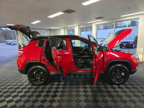 Used 2023 Jeep Compass Trailhawk w/ Trailhawk Convenience Group image 18