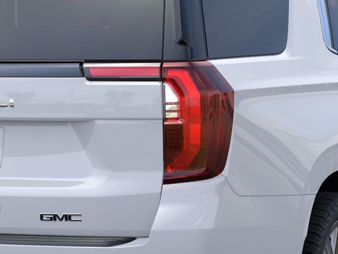New 2026 GMC Yukon Denali Ultimate w/ LPO, Floor Liner Package AWD/4WD image 35