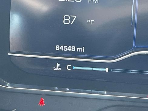 Used 2023 Chevrolet Suburban Premier image 19