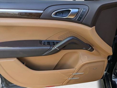 Used 2014 Porsche Cayenne Turbo image 14