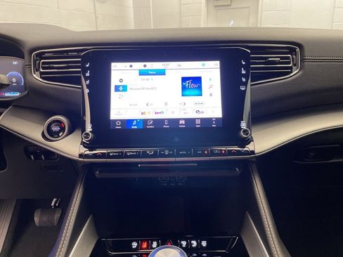 New 2025 Jeep Wagoneer Series II image 13