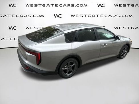 New 2025 Kia K4 LXS image 30