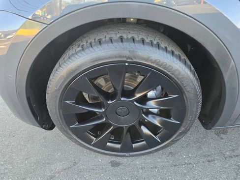 Used 2021 Tesla Model Y Long Range image 24